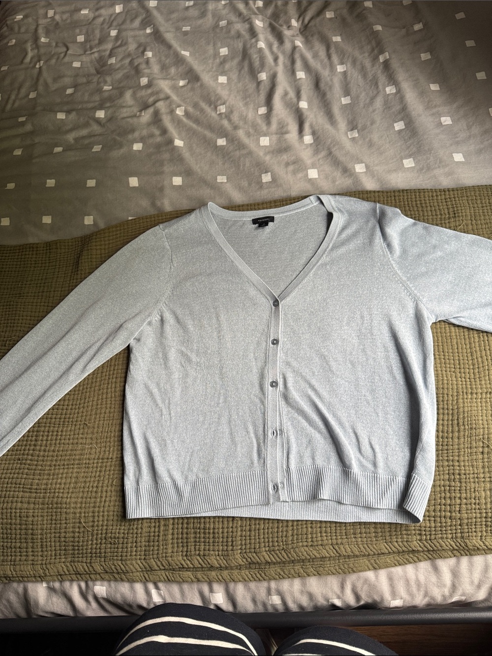 Halogen Pale Gray V-Neck Button-Front Cardigan